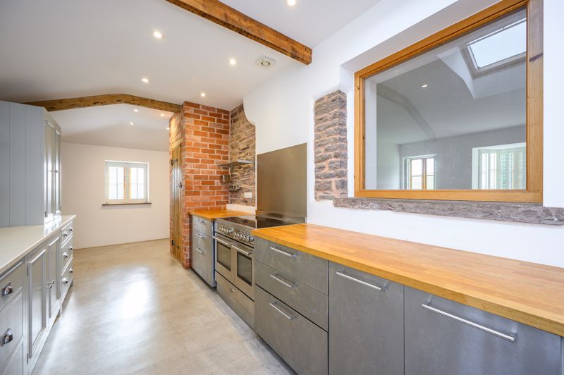 Kitchen- click for photo gallery